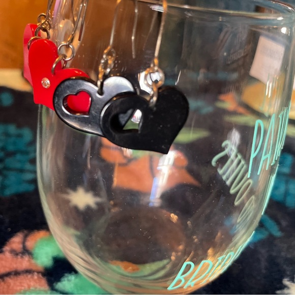 Pac Sun Set of 3 Heart Earrings - Picture 7 of 7